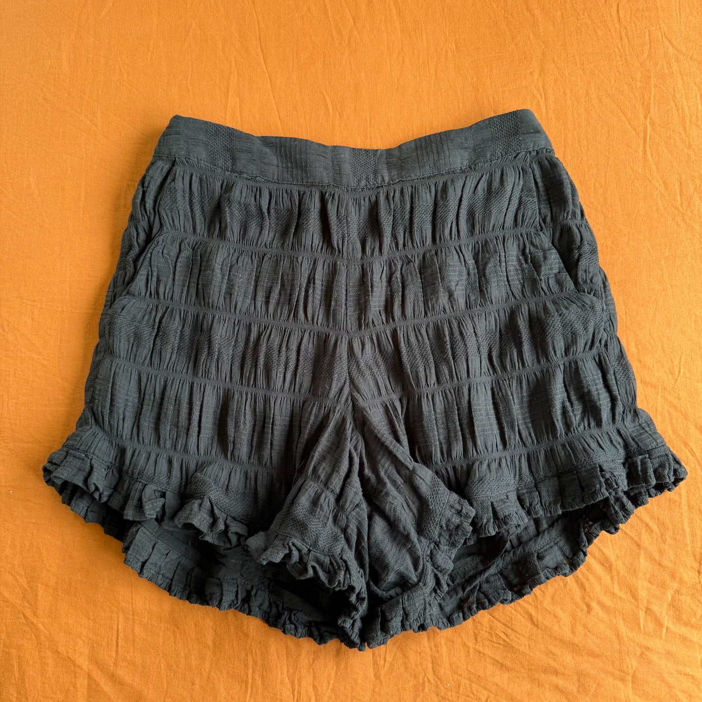 Max Shorts - Size 8