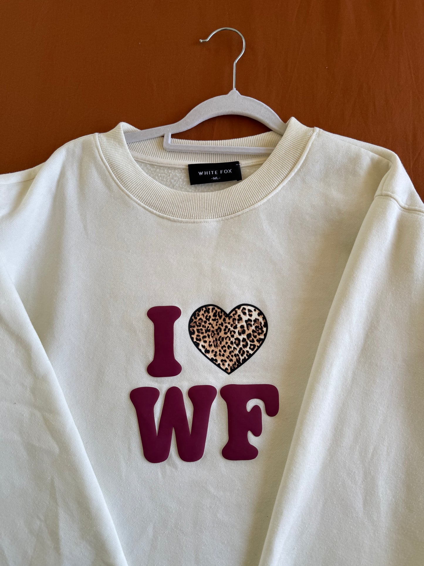 White fox Crewneck - size M/L