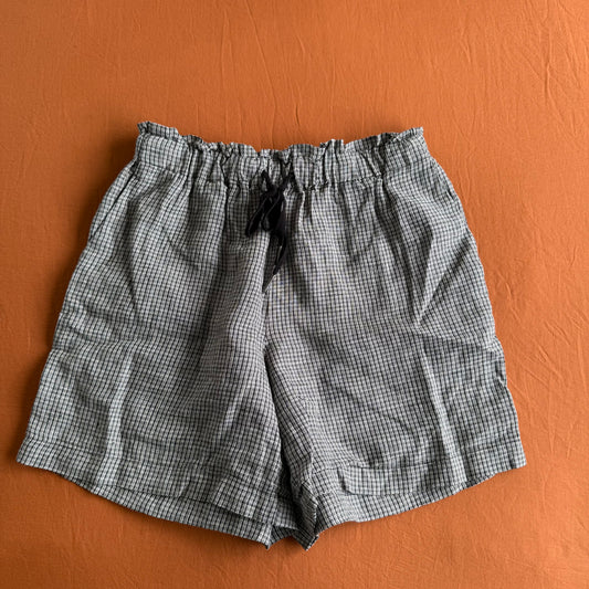 Max Shorts - Size 6